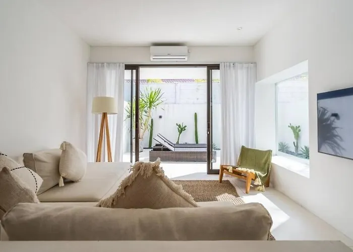 ヴィラ Casa Bella, 1 Bedroom With Pool In Umalas チャングー